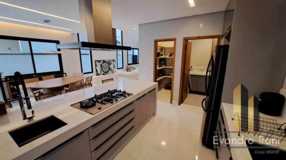 Casa, 4 quartos, 269 m² - Foto 9