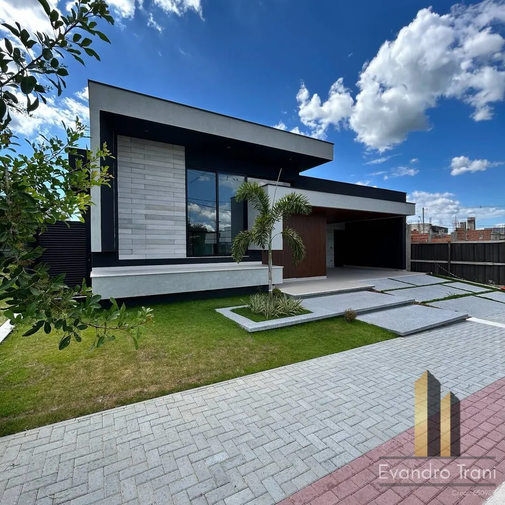 Casa, 4 quartos, 243 m² - Foto 1