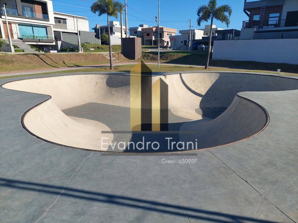 Casa à venda com 4 quartos, 246m² - Foto 3