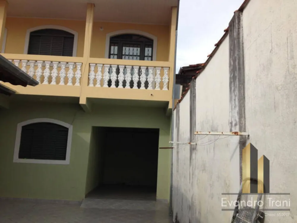 Casa, 5 quartos, 210 m² - Foto 1