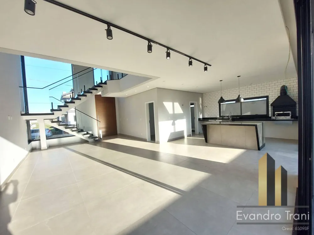 Casa, 3 quartos, 224 m² - Foto 1