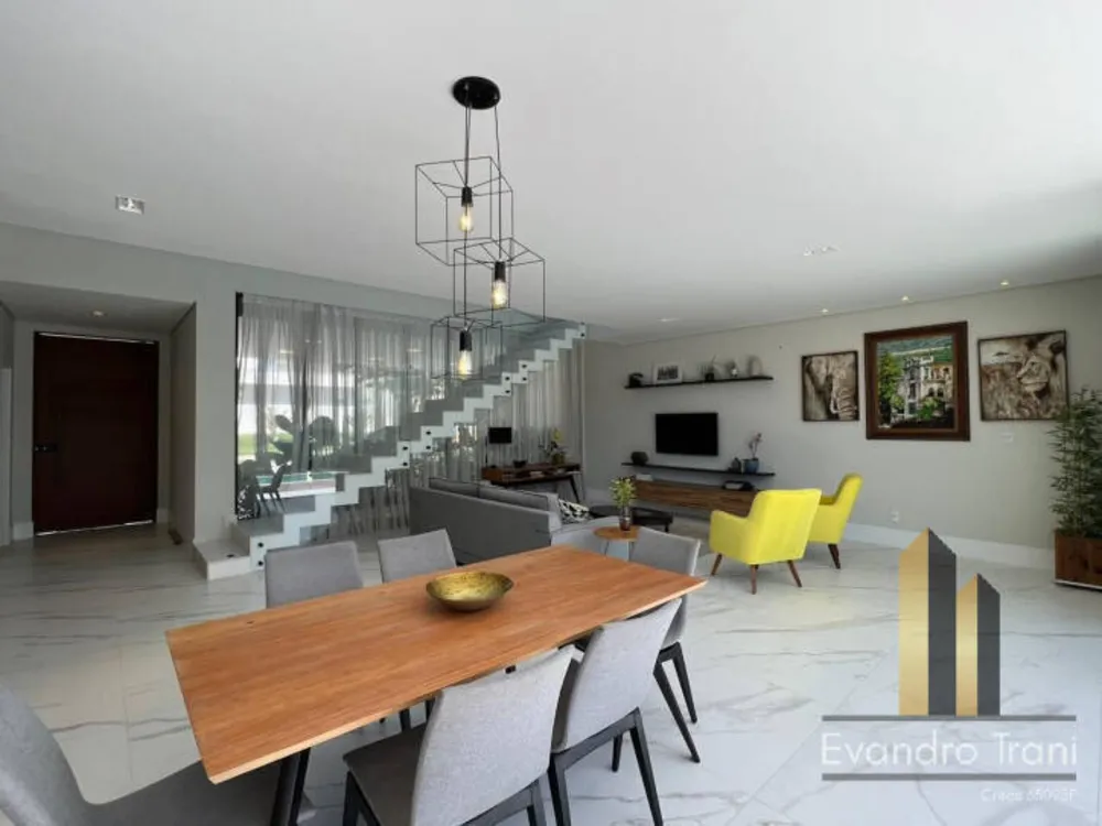 Casa, 4 quartos, 293 m² - Foto 2