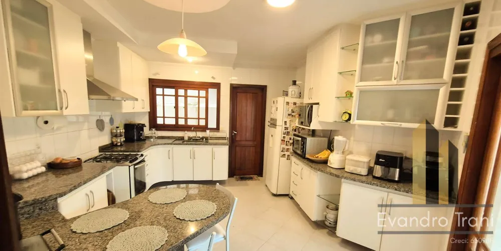 Casa, 5 quartos, 337 m² - Foto 2