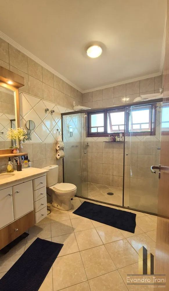 Casa, 5 quartos, 337 m² - Foto 1