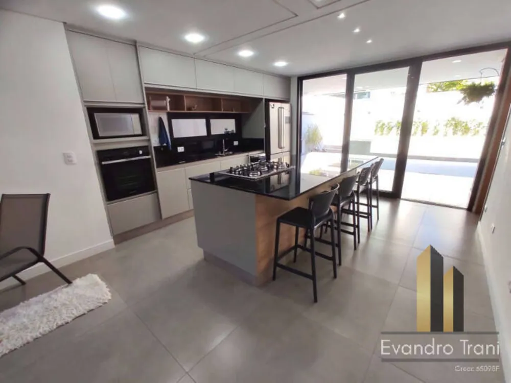 Casa, 3 quartos, 230 m² - Foto 3