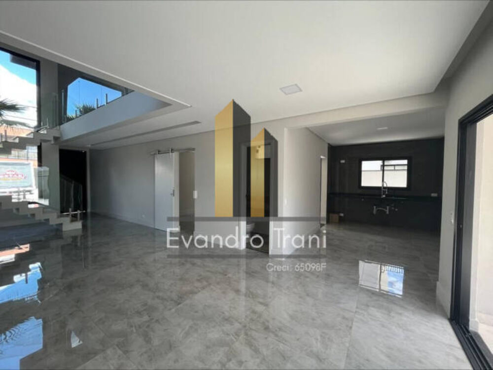 Casa, 3 quartos, 245 m² - Foto 1