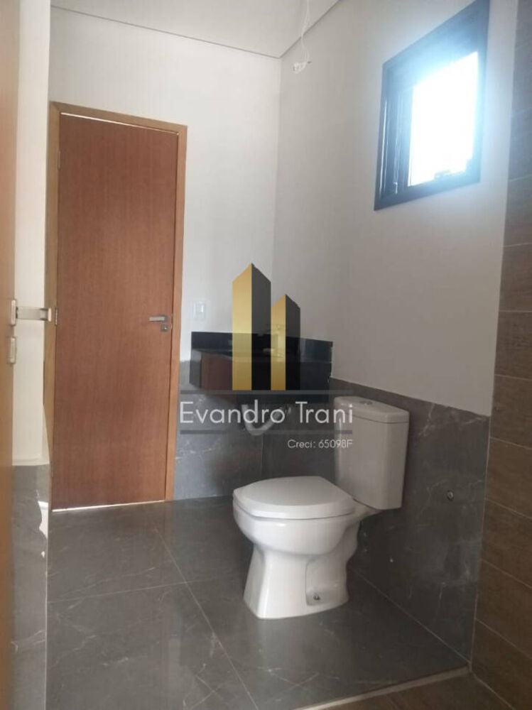 Casa à venda com 4 quartos, 235m² - Foto 2