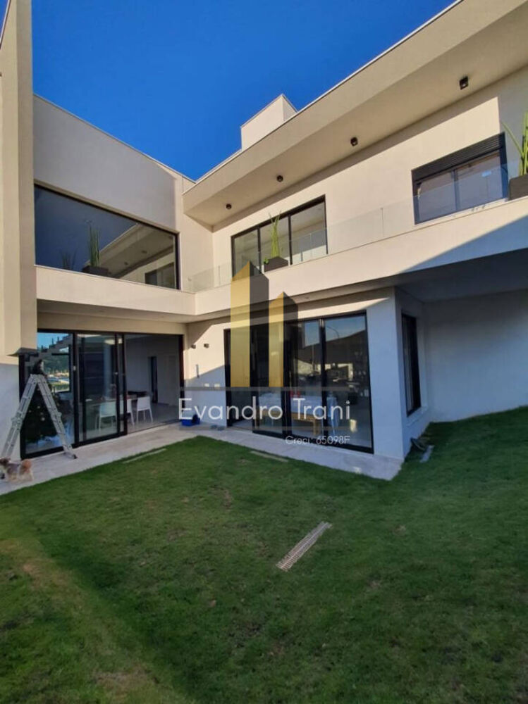 Casa, 4 quartos, 386 m² - Foto 1