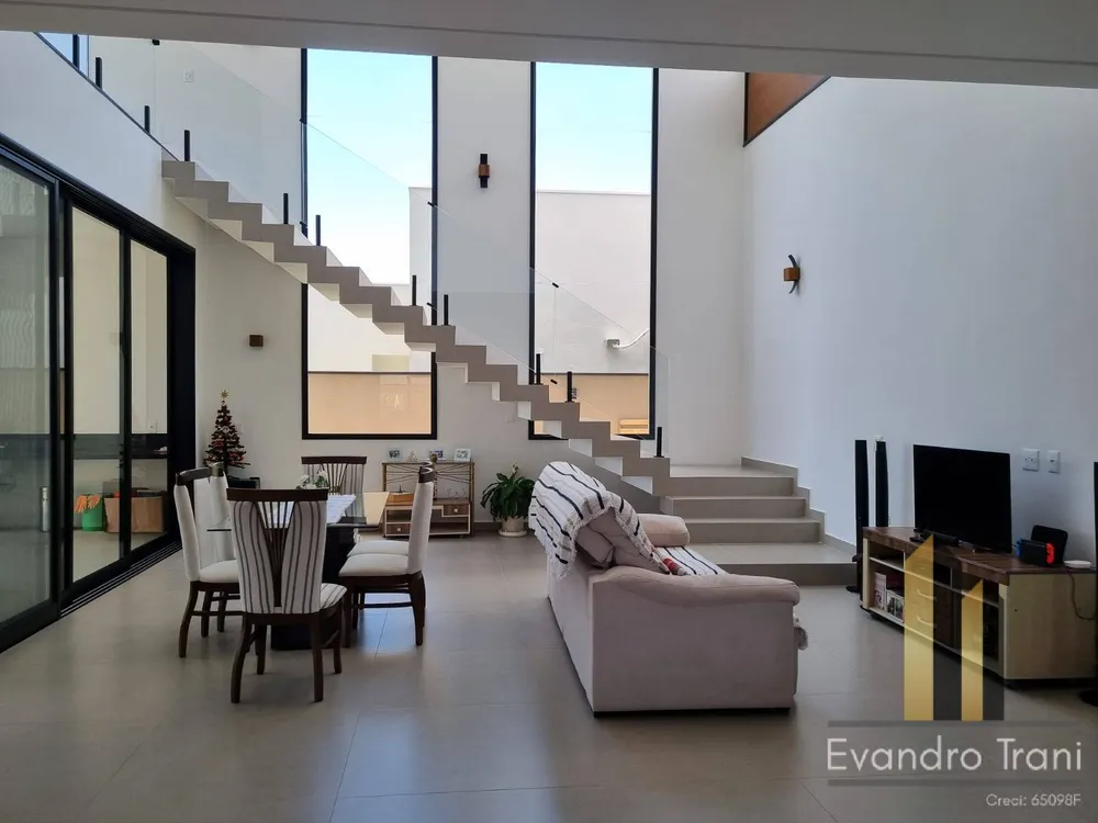 Casa, 3 quartos, 318 m² - Foto 1