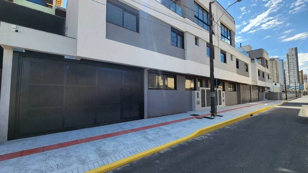 Sobrado, 3 quartos, 184 m² - Foto 1