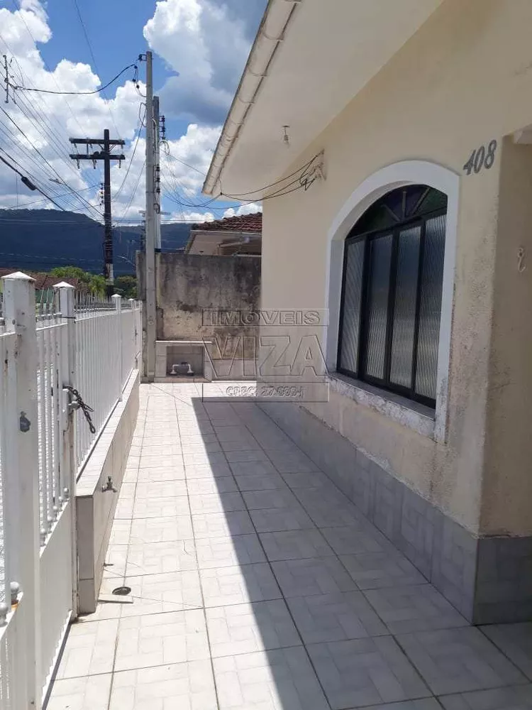 Casa à venda com 3 quartos, 144m² - Foto 1