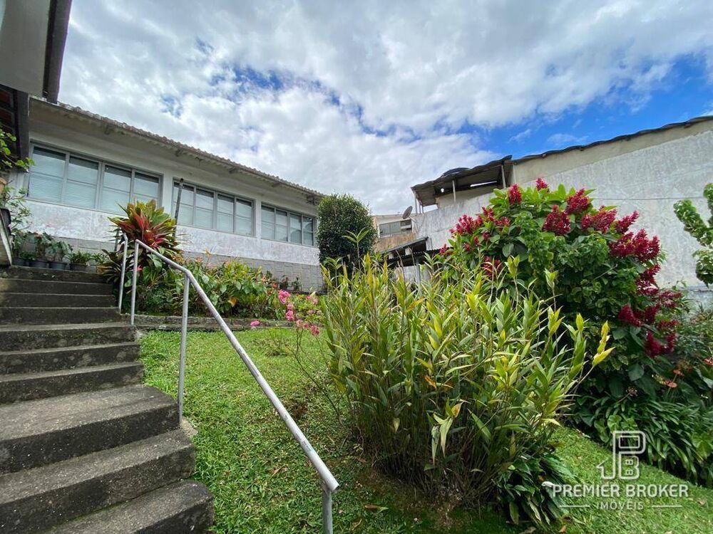 Casa à venda com 3 quartos, 200m² - Foto 3