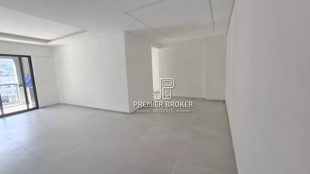 Apartamento à venda com 3 quartos, 128m² - Foto 2