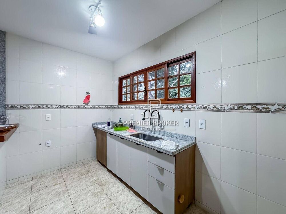Casa à venda com 4 quartos, 204m² - Foto 3