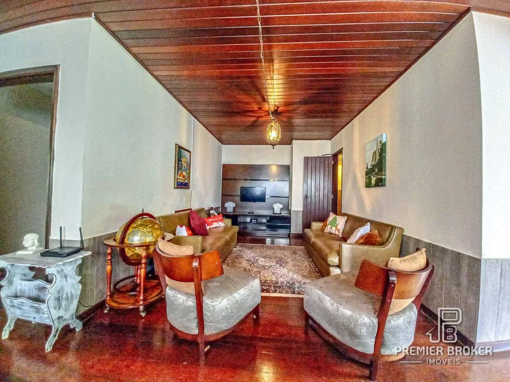 Casa, 15 quartos, 1500 m² - Foto 1