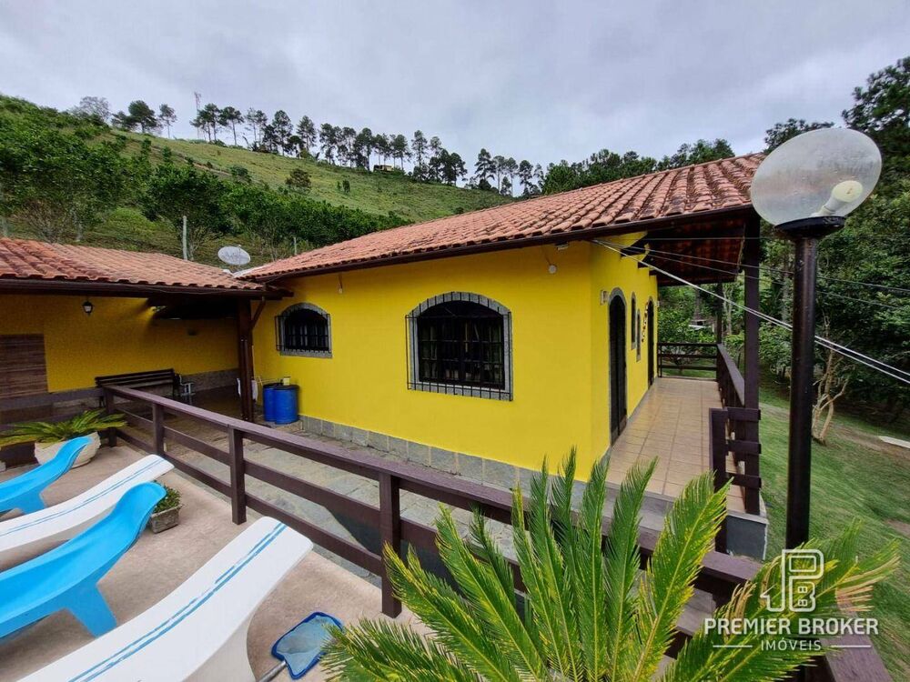 Sítio à venda com 3 quartos, 200m² - Foto 2