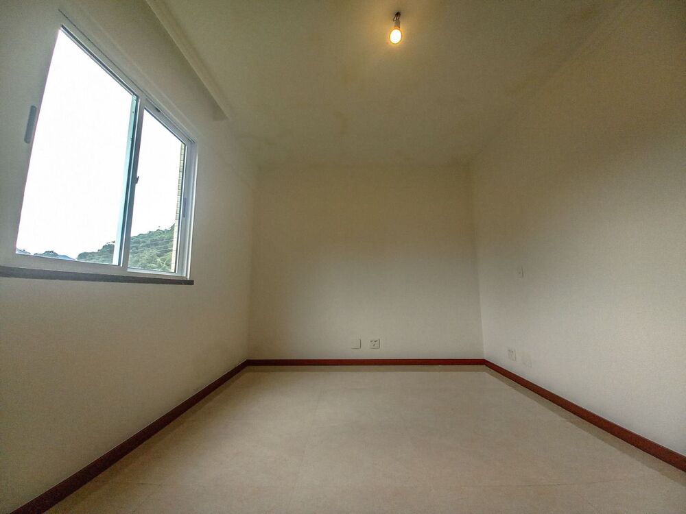 Apartamento à venda com 3 quartos, 112m² - Foto 2
