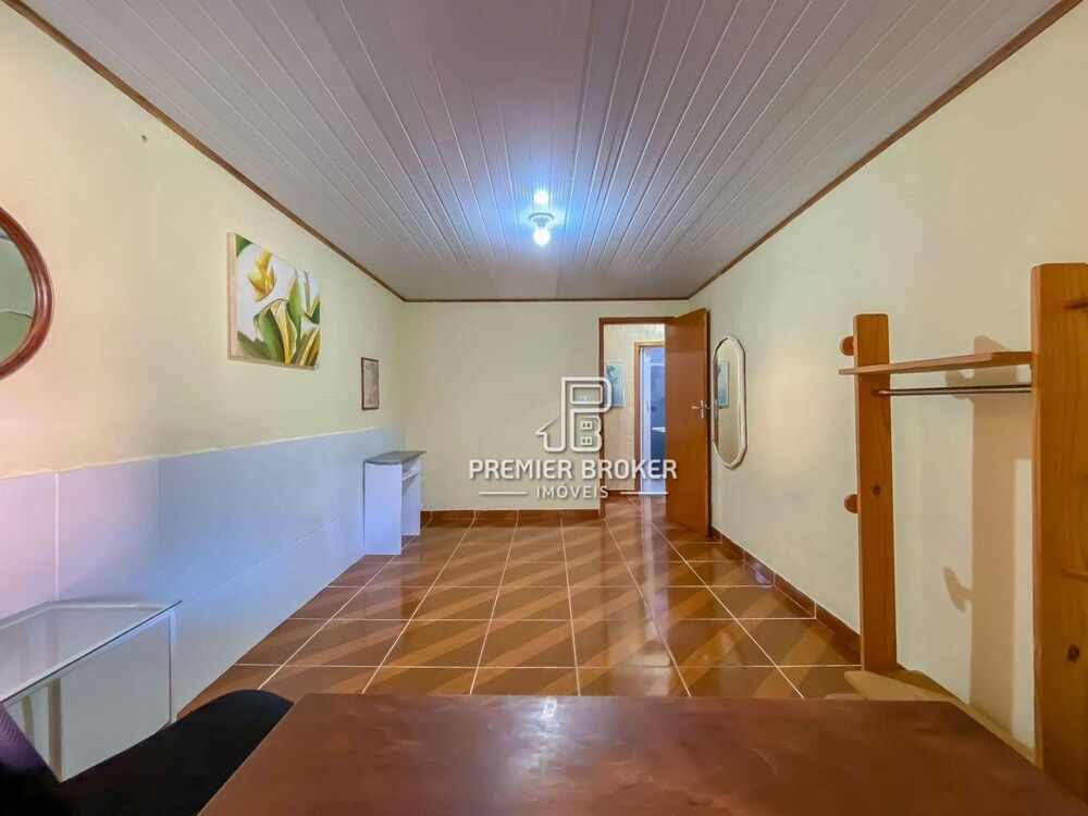 Casa à venda com 2 quartos, 100m² - Foto 2