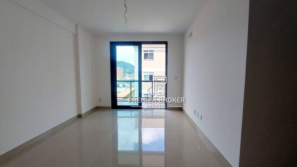 Apartamento à venda com 3 quartos, 150m² - Foto 4