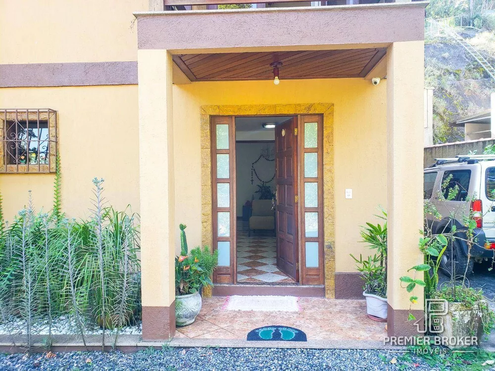 Casa à venda com 3 quartos, 250m² - Foto 3