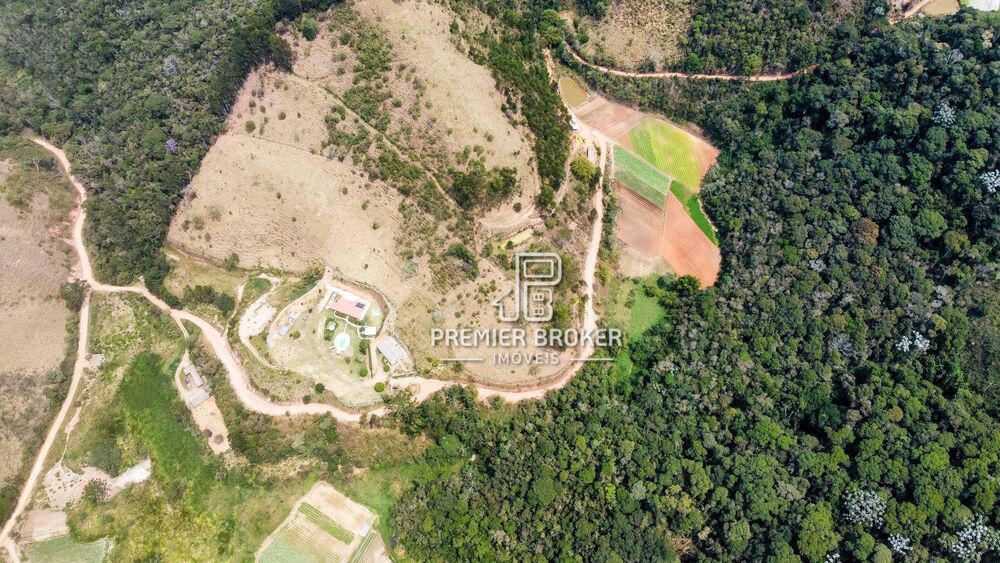 Sítio à venda com 6 quartos, 400m² - Foto 1