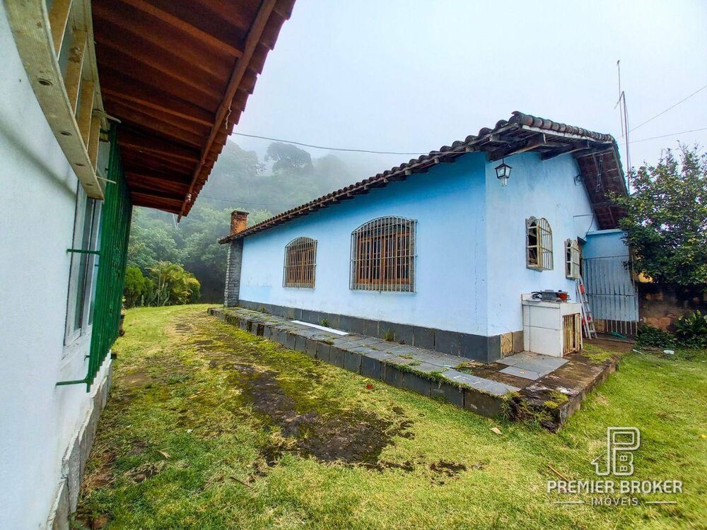 Casa à venda com 3 quartos, 114m² - Foto 1