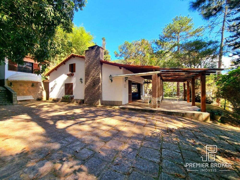 Casa à venda com 3 quartos, 400m² - Foto 1