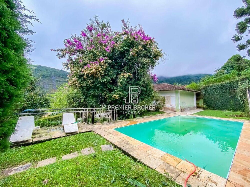 Casa à venda com 4 quartos, 200m² - Foto 2