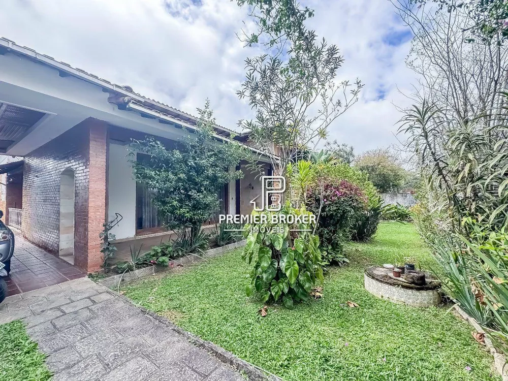 Casa, 4 quartos, 224 m² - Foto 1