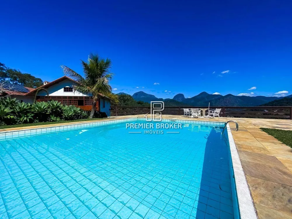 Casa, 4 quartos, 304 m² - Foto 1