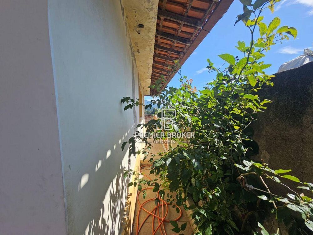 Casa à venda com 3 quartos, 180m² - Foto 3