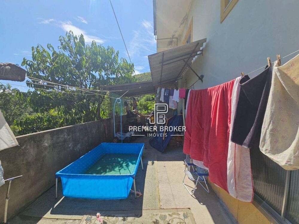 Casa à venda com 3 quartos, 180m² - Foto 2