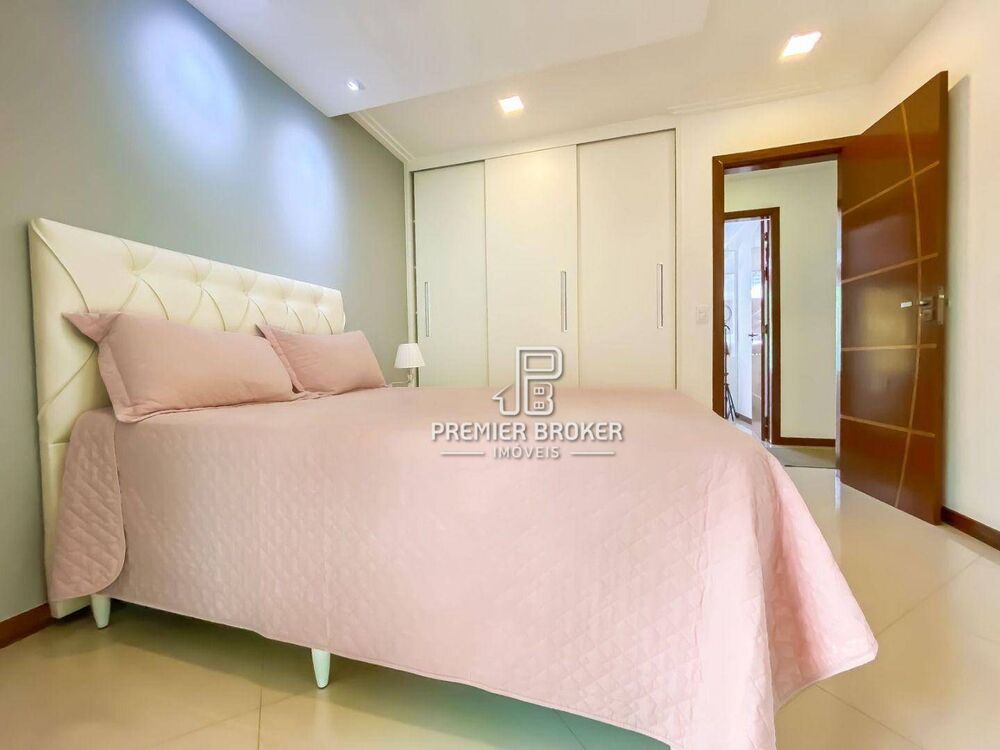 Casa à venda com 4 quartos, 330m² - Foto 2
