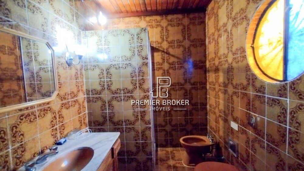 Casa à venda com 4 quartos, 249m² - Foto 2