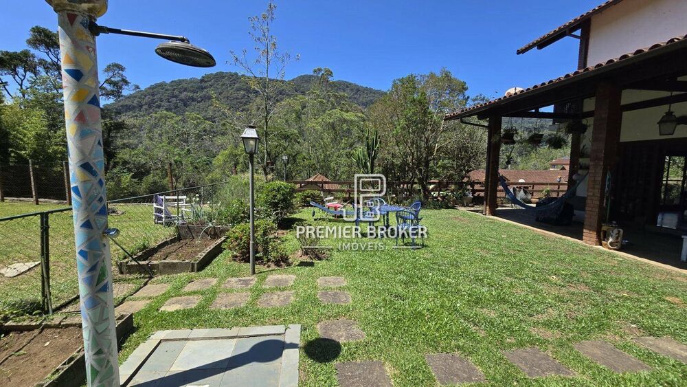 Casa de Condomínio à venda com 3 quartos, 203m² - Foto 1