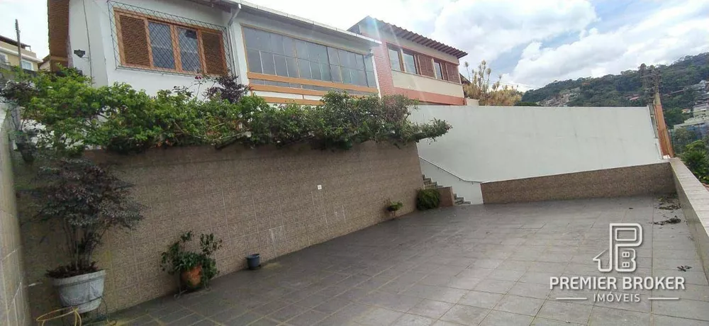 Casa, 3 quartos, 249 m² - Foto 1