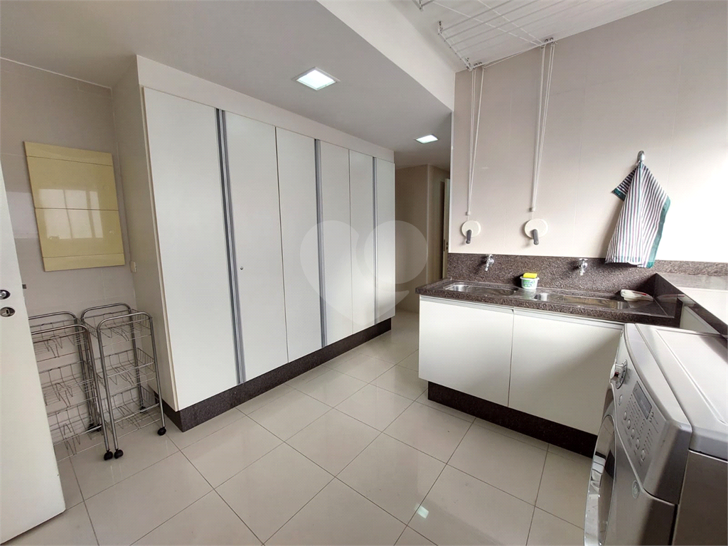 Apartamento para alugar com 4 quartos, 335m² - Foto 12