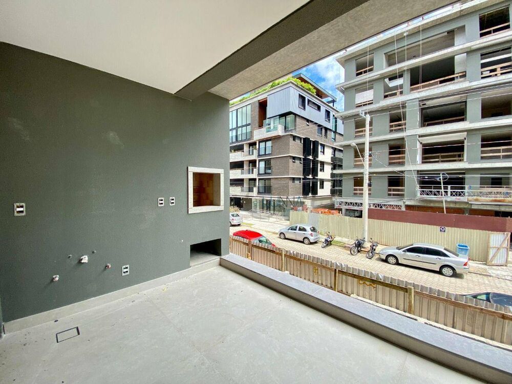 Apartamento à venda com 3 quartos, 151m² - Foto 3