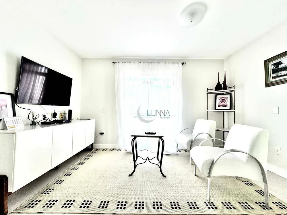 Cobertura, 3 quartos, 216 m² - Foto 2