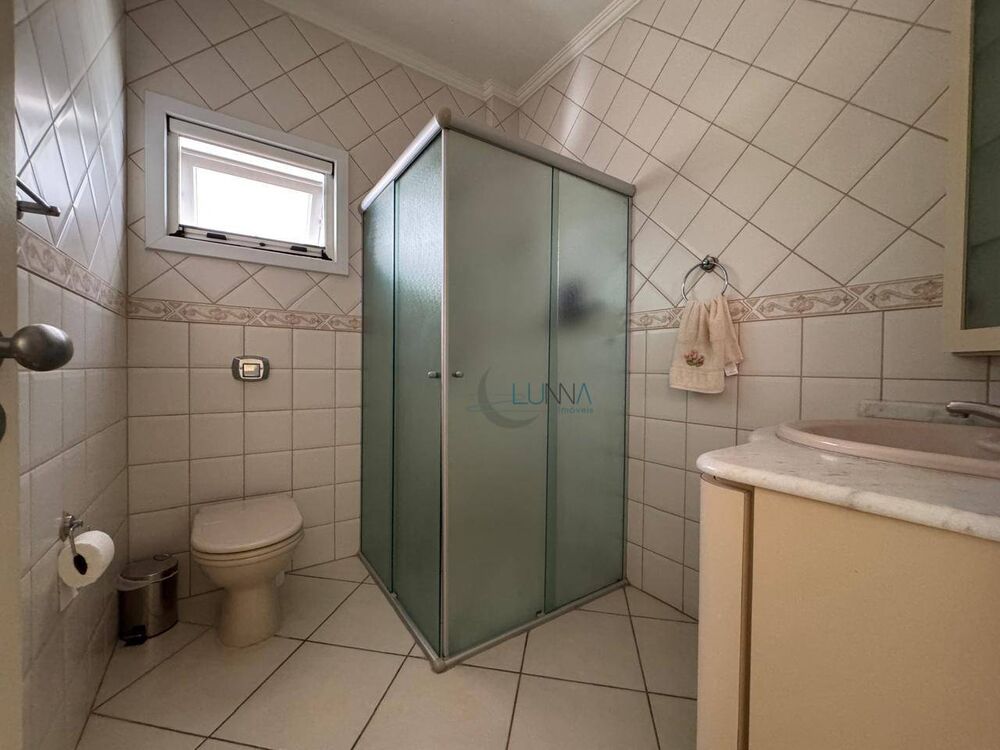 Casa à venda com 4 quartos, 200m² - Foto 3