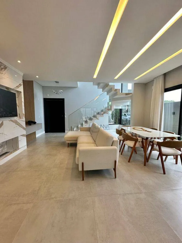 Sobrado, 3 quartos, 205 m² - Foto 1