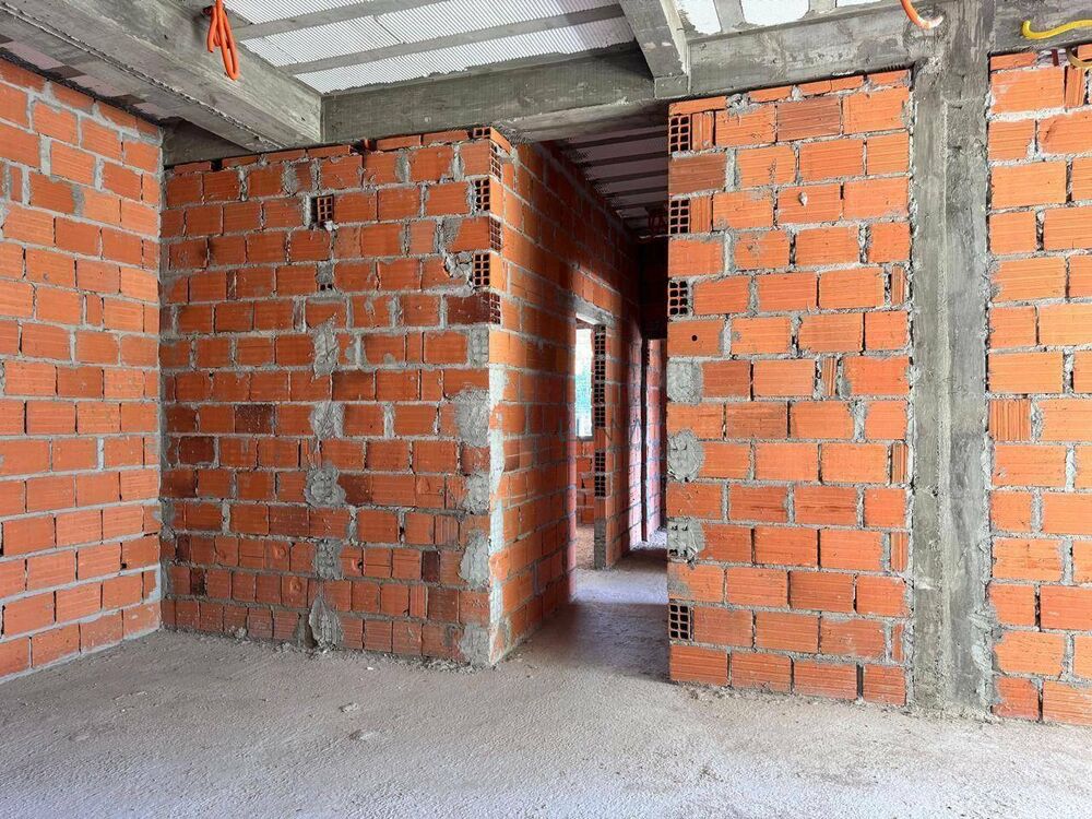 Apartamento à venda com 3 quartos, 196m² - Foto 2