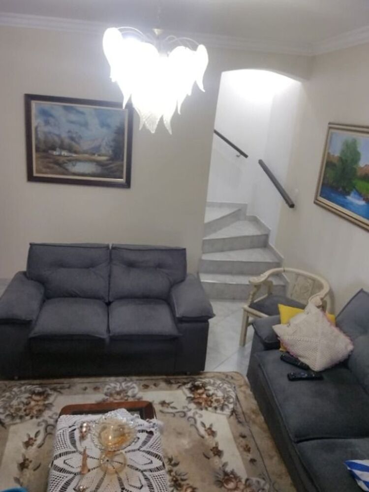 Sobrado à venda com 4 quartos, 180m² - Foto 2