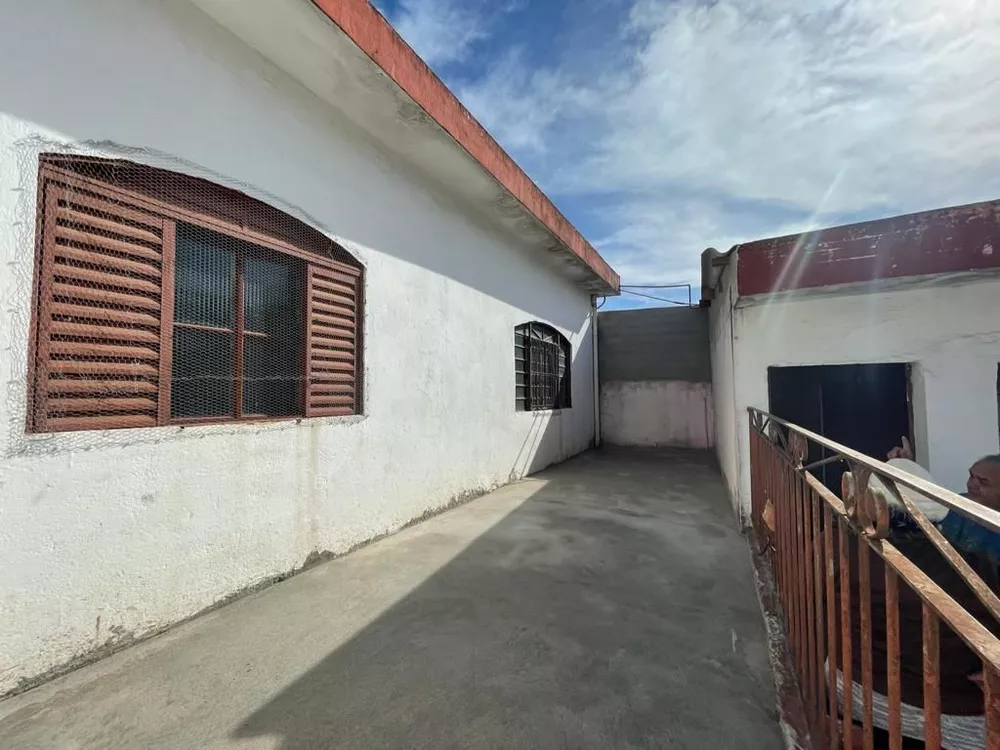 Sobrado à venda com 4 quartos, 67m² - Foto 2