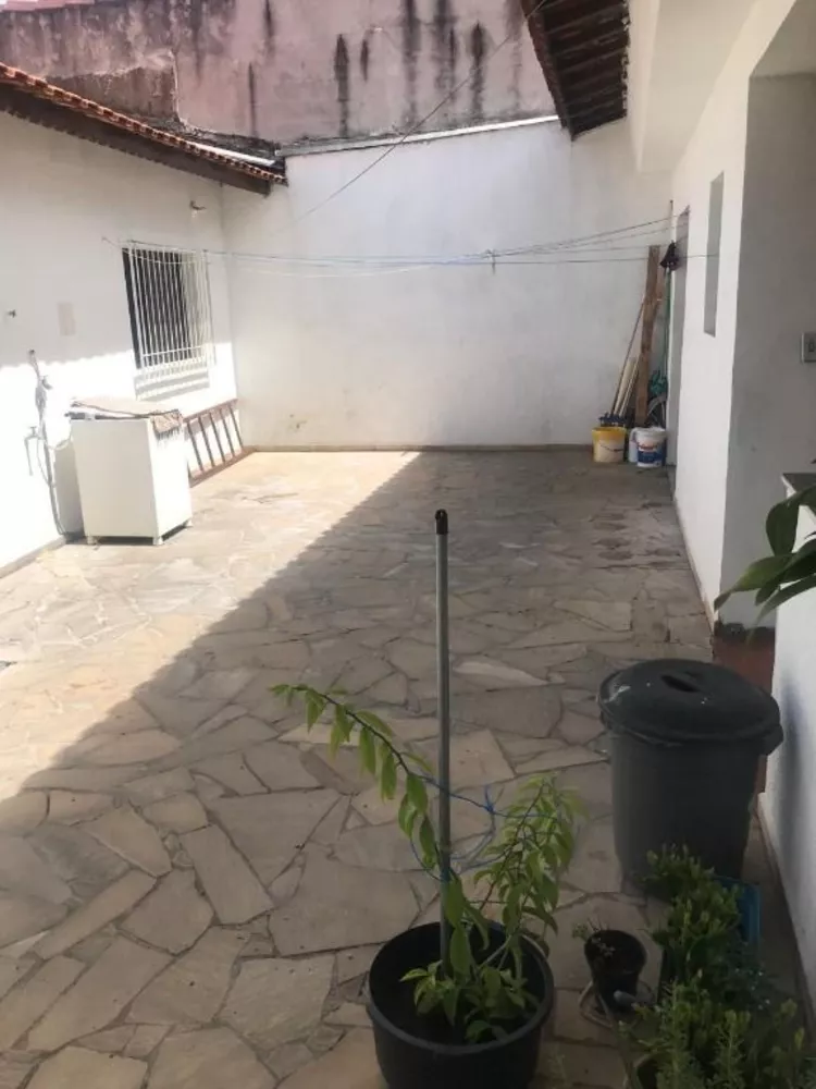 Casa à venda com 3 quartos, 197m² - Foto 4