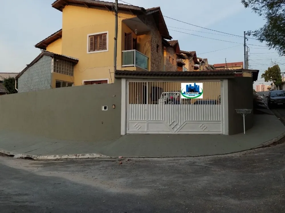 Sobrado, 3 quartos, 136 m² - Foto 2