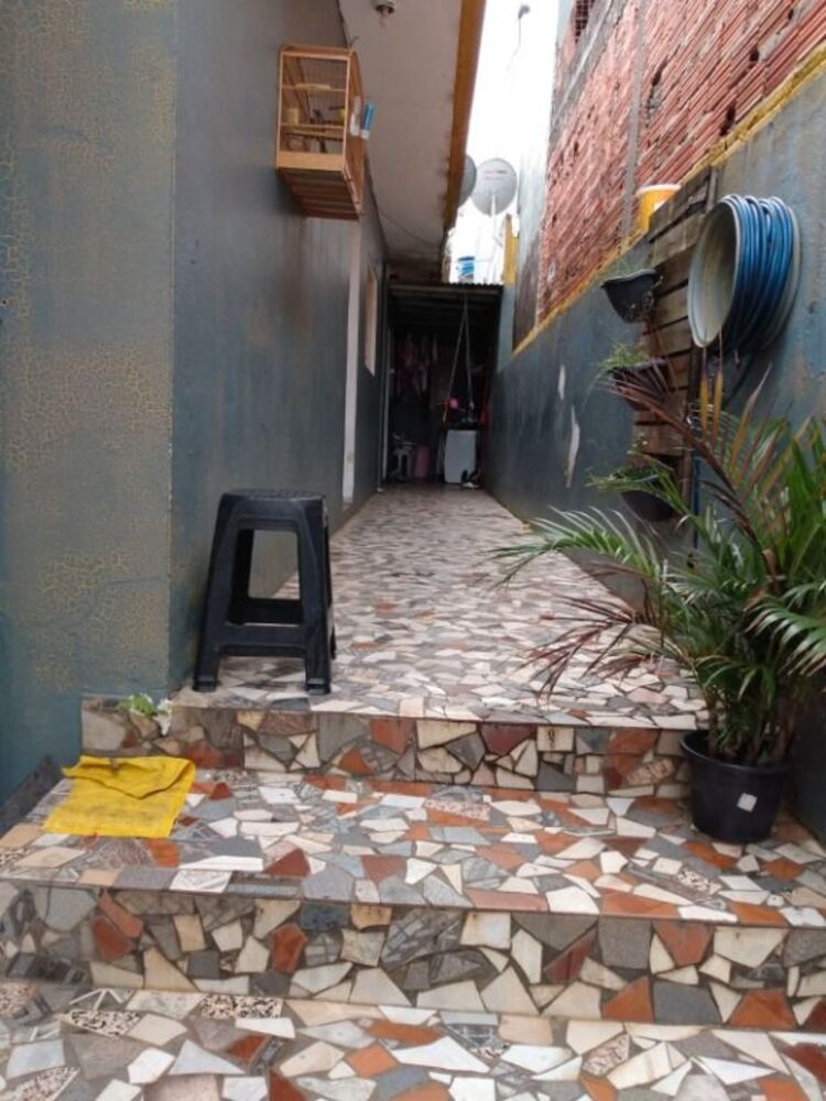 Casa à venda com 2 quartos, 1m² - Foto 1
