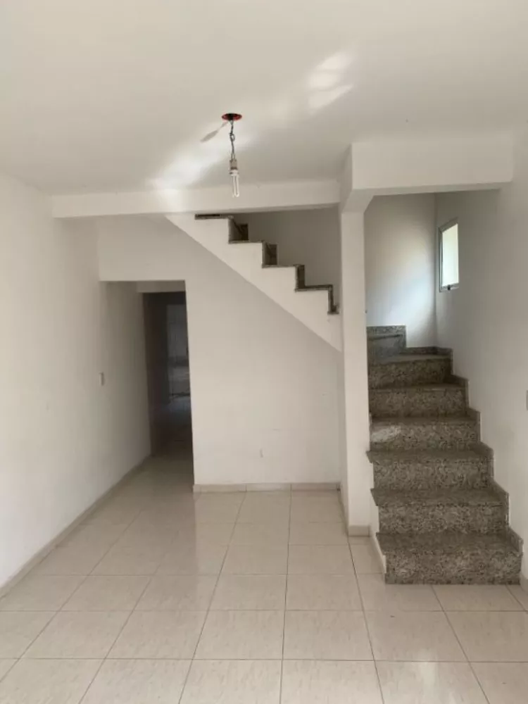 Sobrado à venda com 2 quartos, 105m² - Foto 4