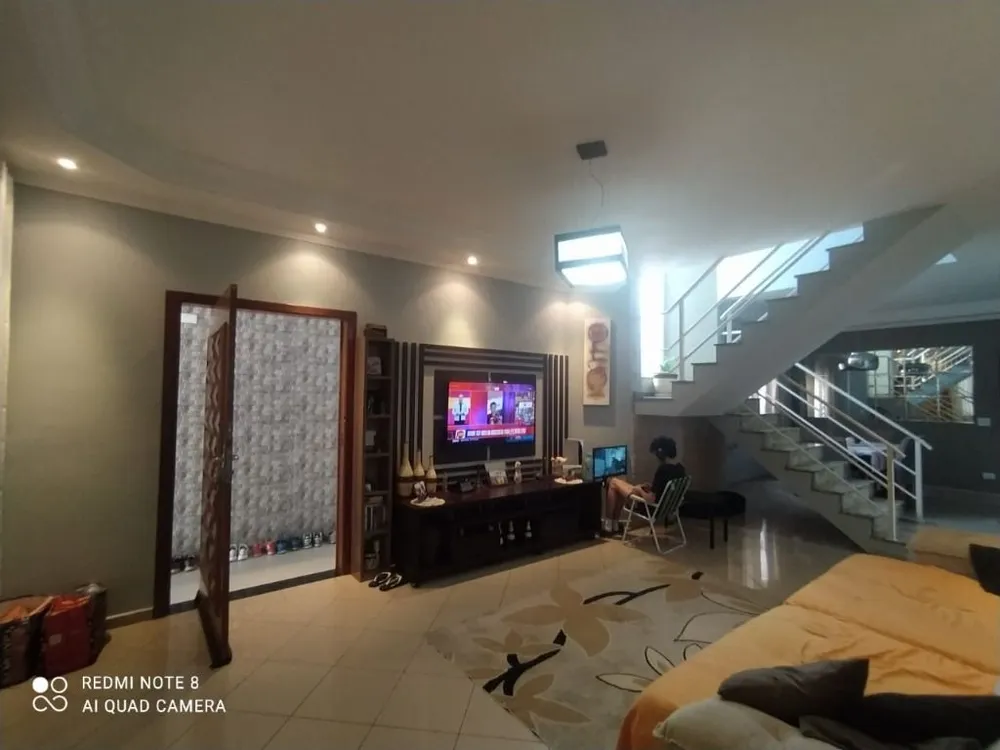 Sobrado, 3 quartos, 192 m² - Foto 1