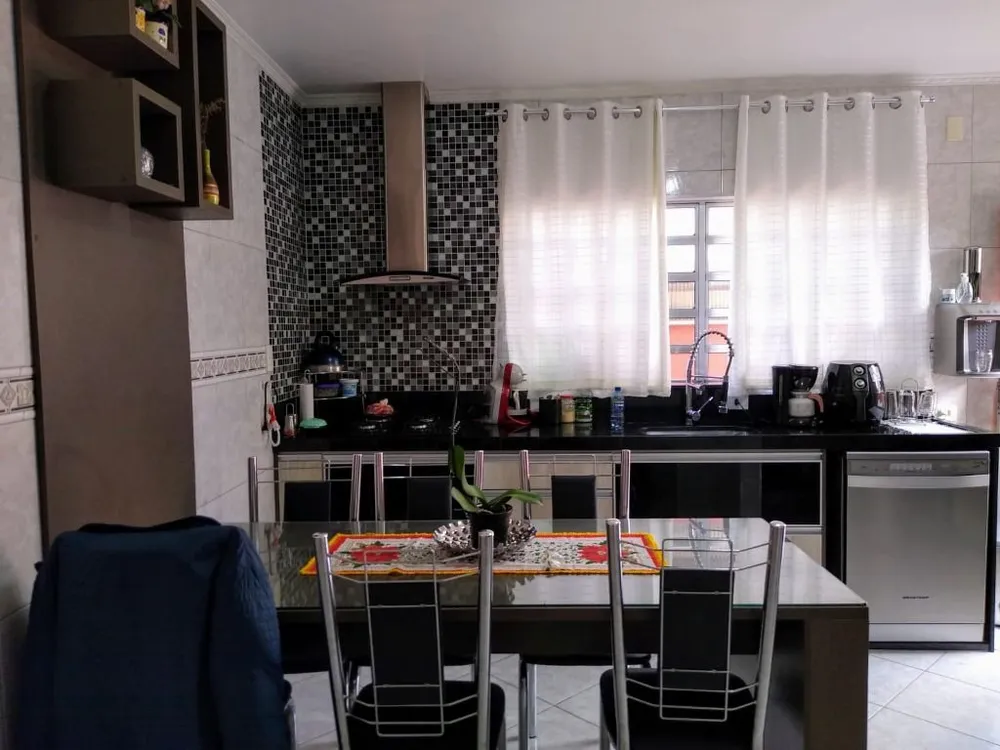 Sobrado, 3 quartos, 230 m² - Foto 2